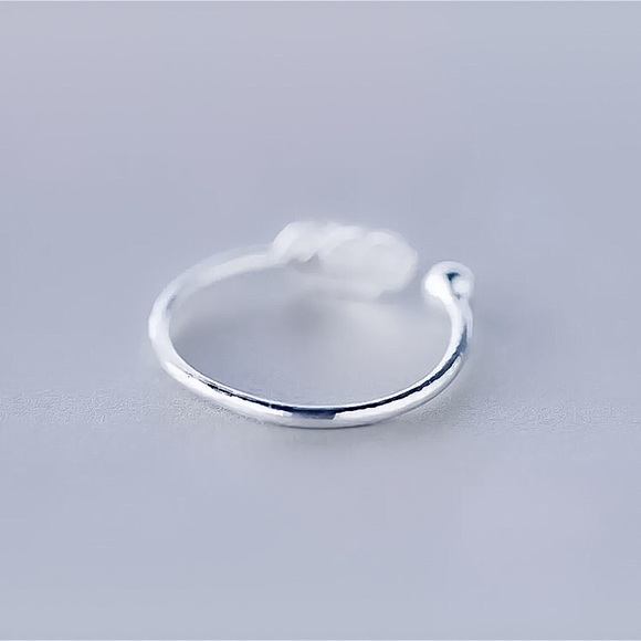 ⚜️[𝟯/$𝟭𝟴]⚜️NEW Feather Silver Delicate Adjustable Ring - Picture 3 of 8